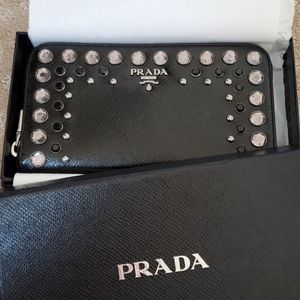 PRADA Saffiano Continental Wallet